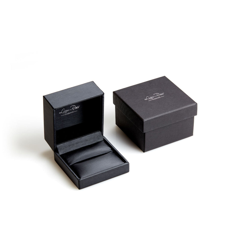 18ct White Gold And Diamond Trilogy Style Ring