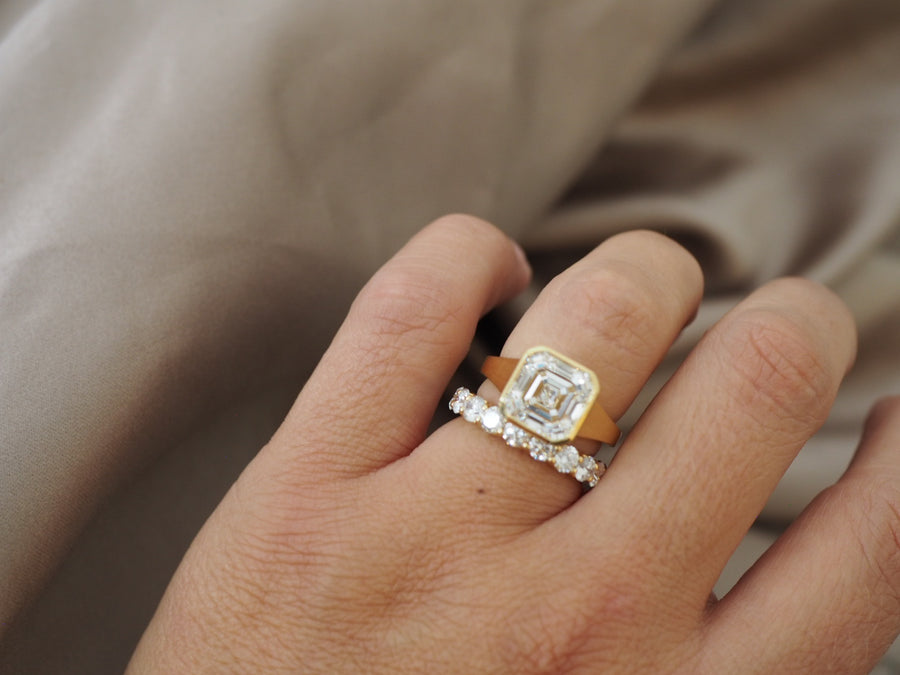 18ct Yellow Gold 5.00ct Asscher Cut Chunky Bezel Set Solitaire